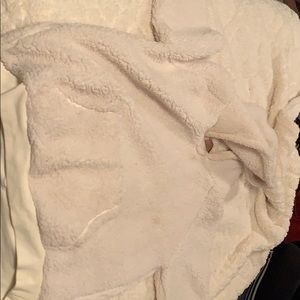 Fluffy warm white jumper with hood